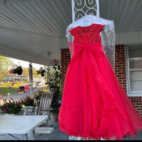 Sherri Hill red pageant dress little girl size 6, new with tags - Picture 6 of 8